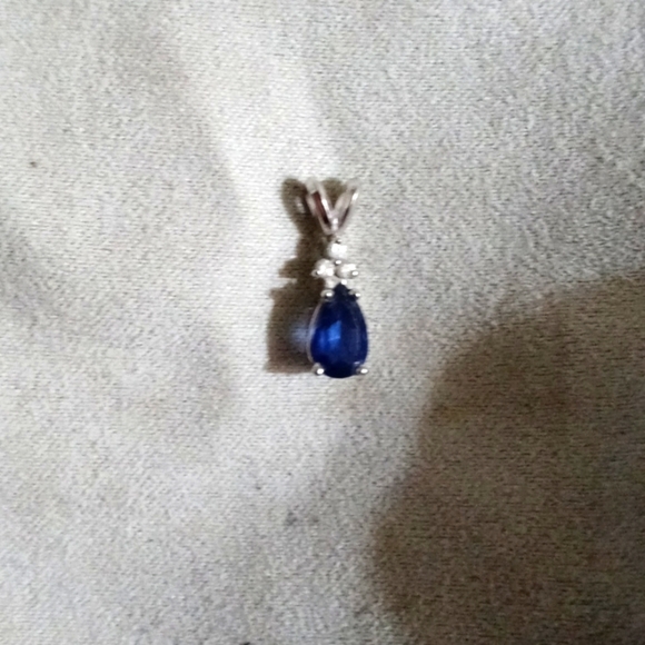 Pendant - Picture 1 of 1
